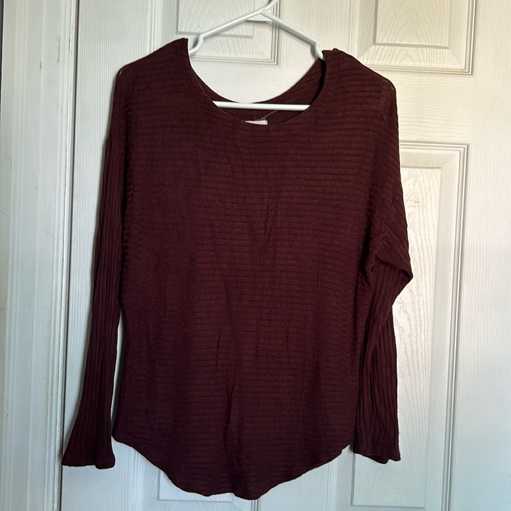 Silence and Noise long sleeve top size Small